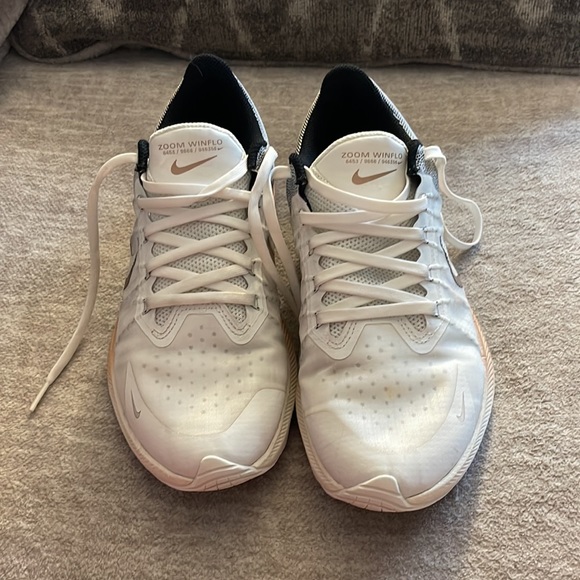 Practically brand new Women’s Nike Zoom Winflo - Picture 4 of 8